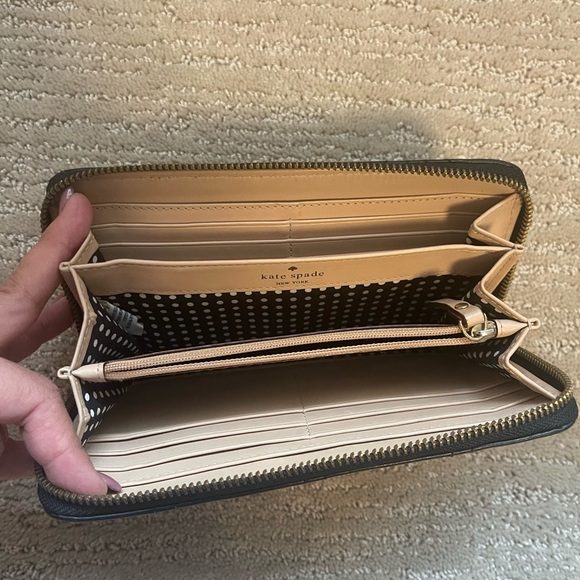 Wallet - Picture 2 of 2